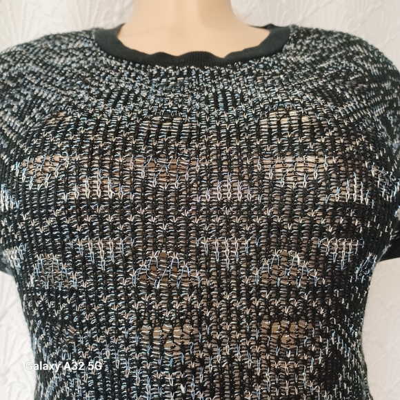 Zara Women Sz S Black and Gray Patterned Crop Top The label is missing, look at - Picture 3 of 12